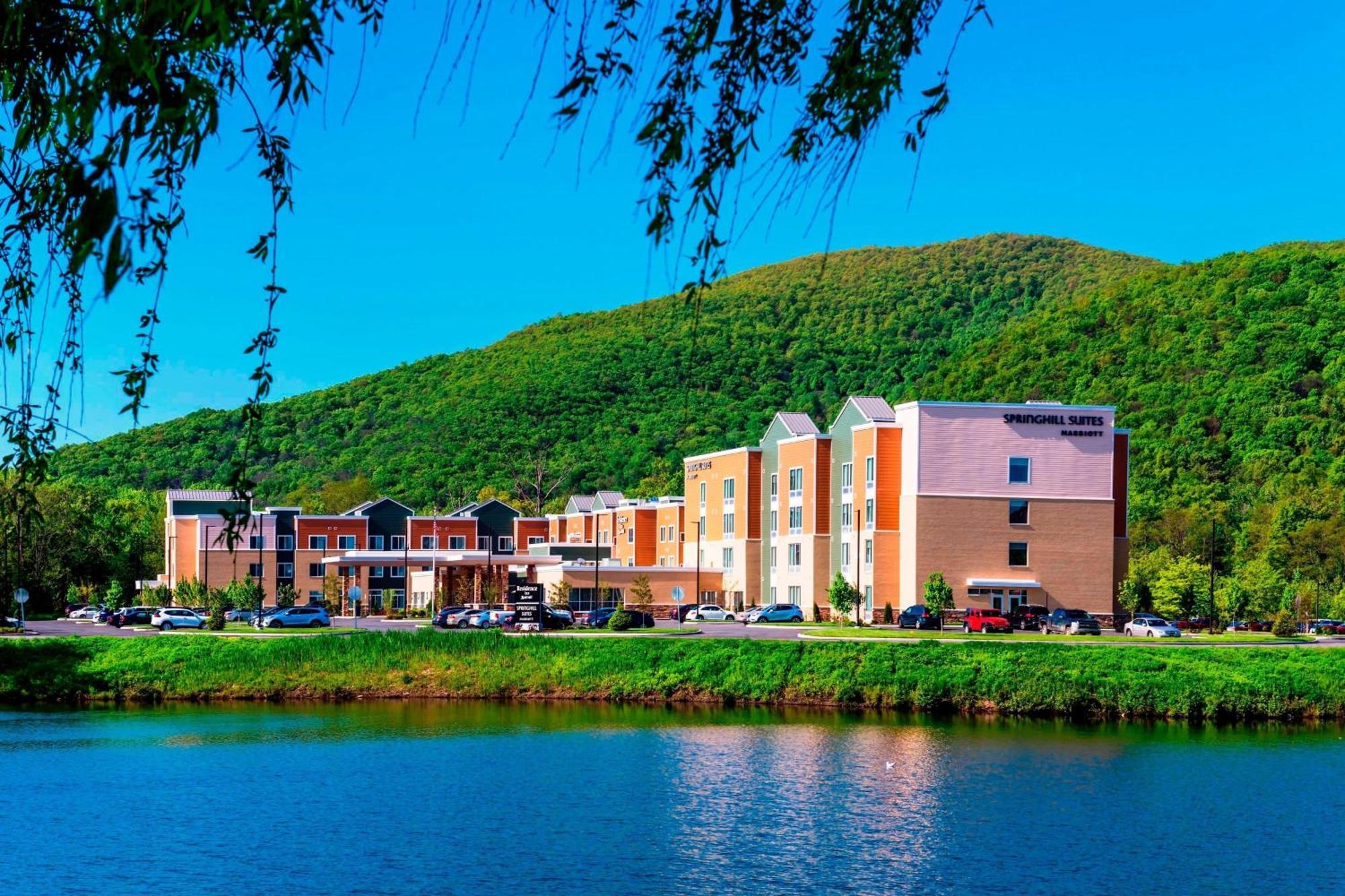 Springhill Suites By Marriott Fishkill Eksteriør bilde
